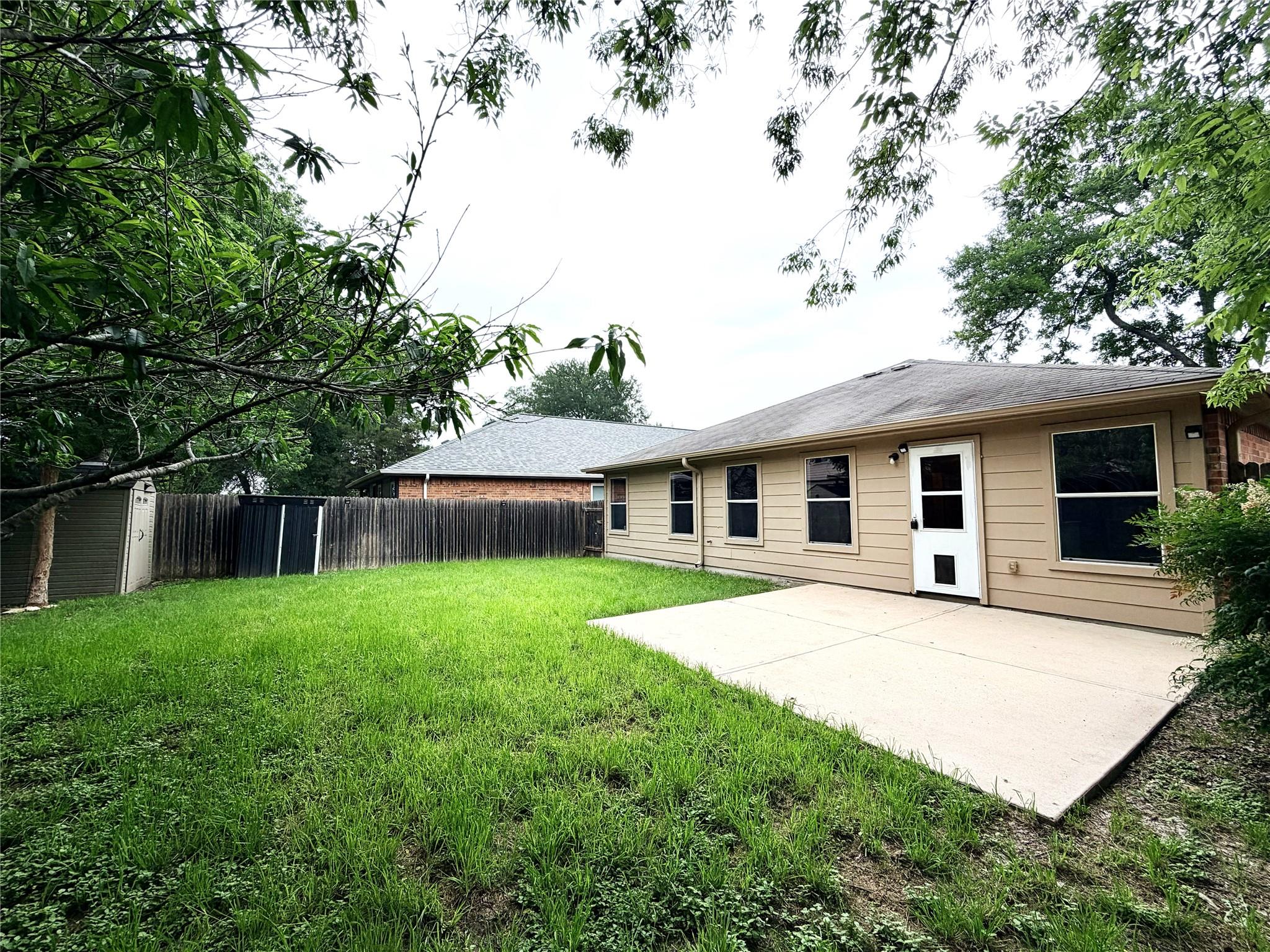 5216 English Glade Drive Austin TX 78724