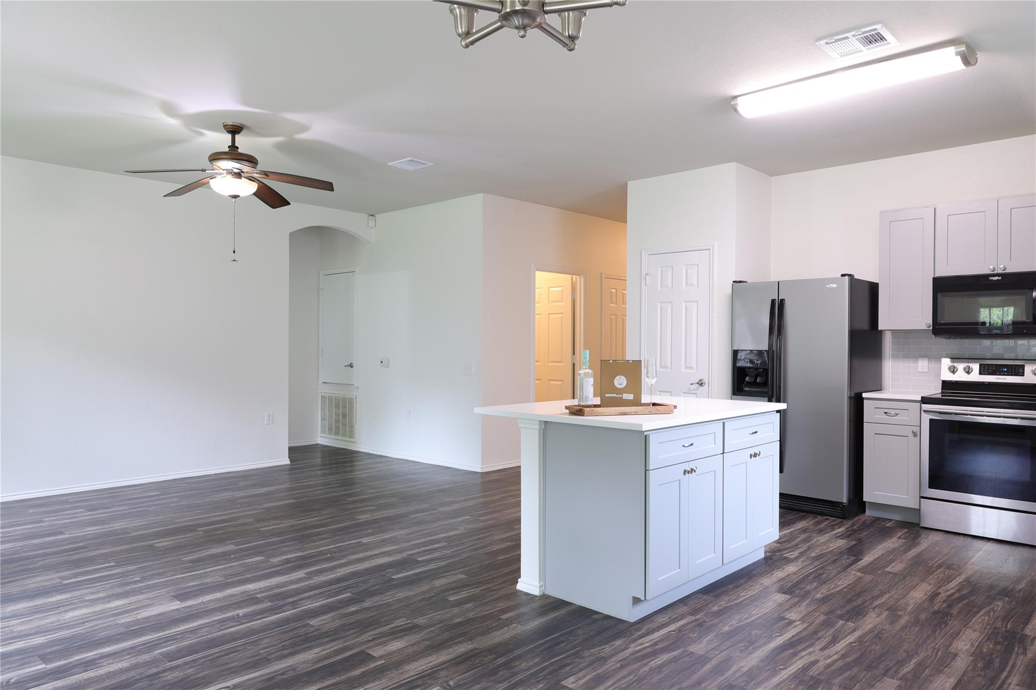 5216 English Glade Drive Austin TX 78724