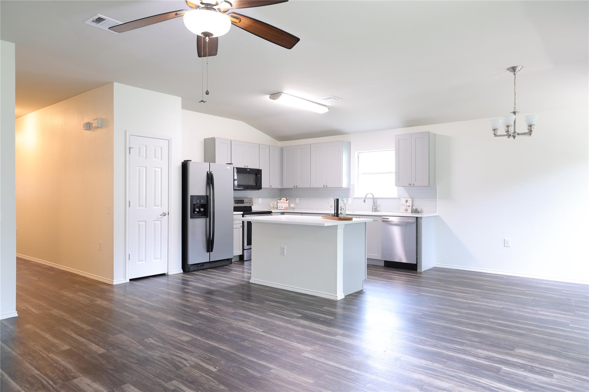5216 English Glade Drive Austin TX 78724