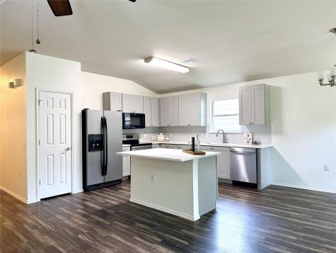 5216 English Glade Drive Austin TX 78724