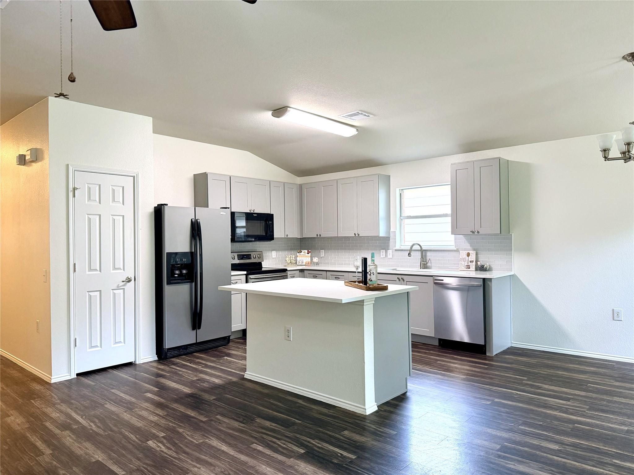 5216 English Glade Drive Austin TX 78724