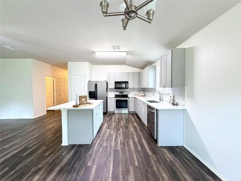 5216 English Glade Drive Austin TX 78724