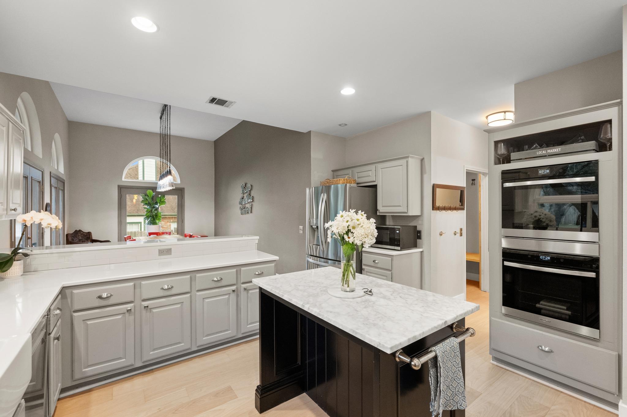 10080 Circleview Drive Austin TX 78733