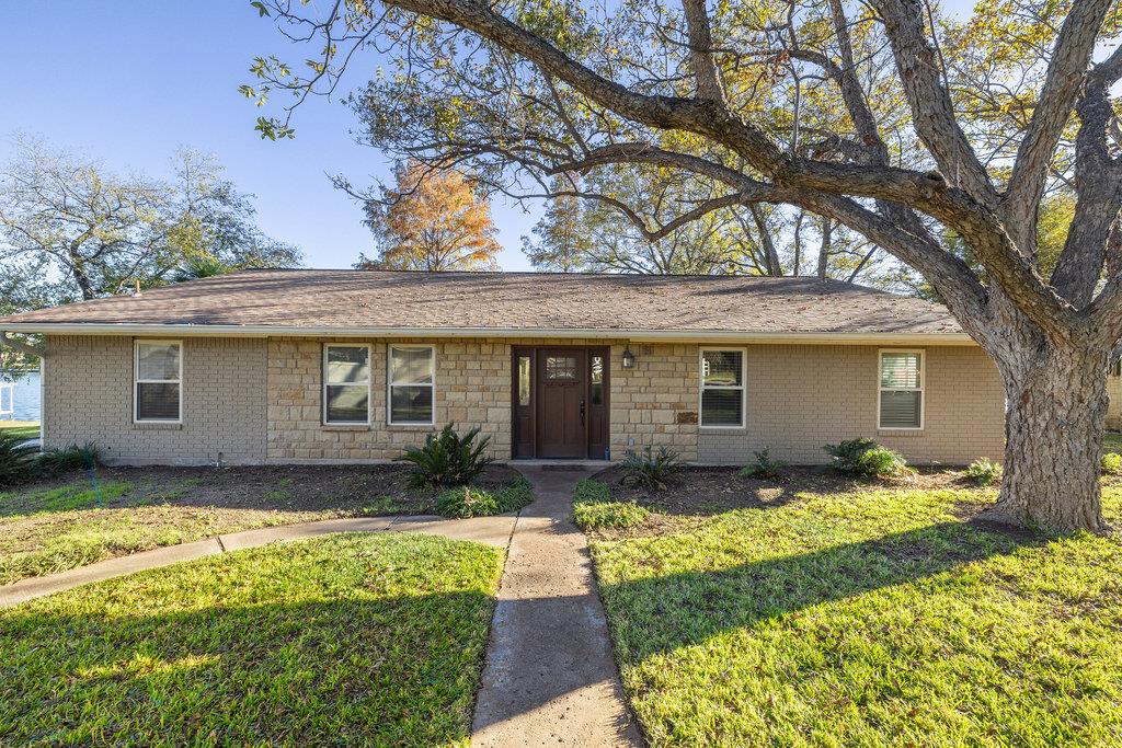 1922 Purple Sage Lane Kingsland TX 78639