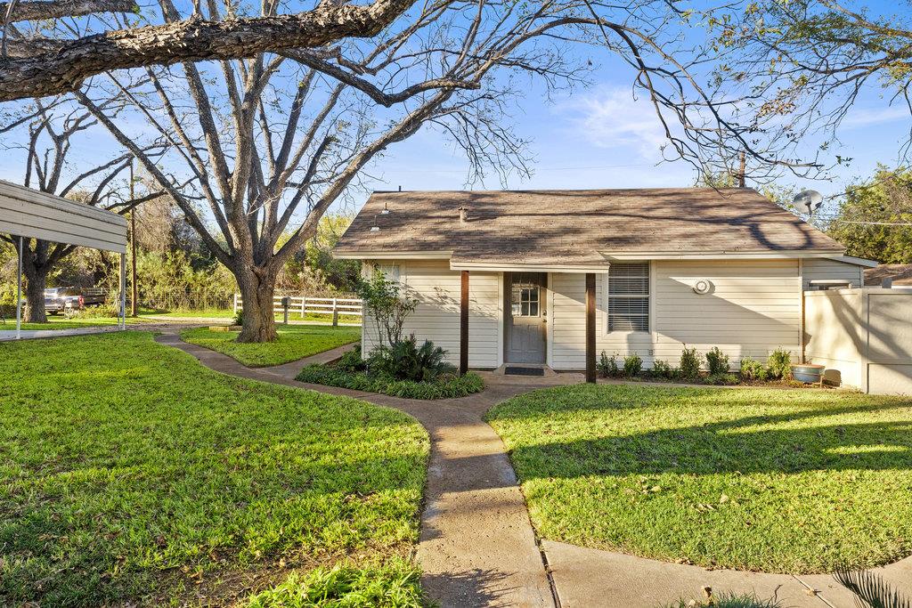 1922 Purple Sage Lane Kingsland TX 78639