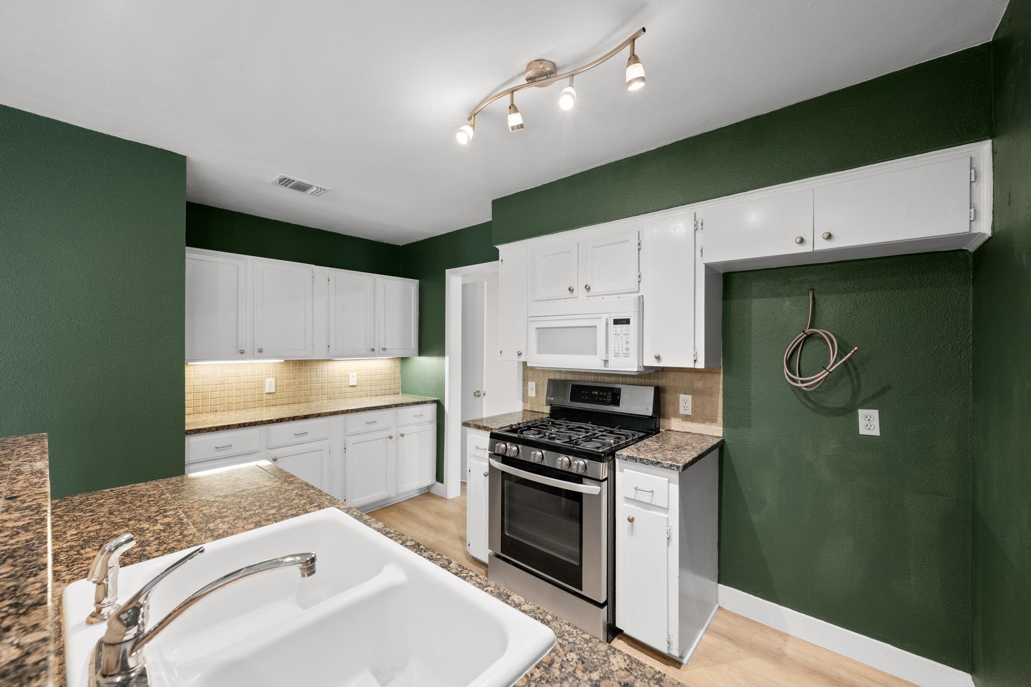 902 Emerald Wood Drive Austin TX 78745