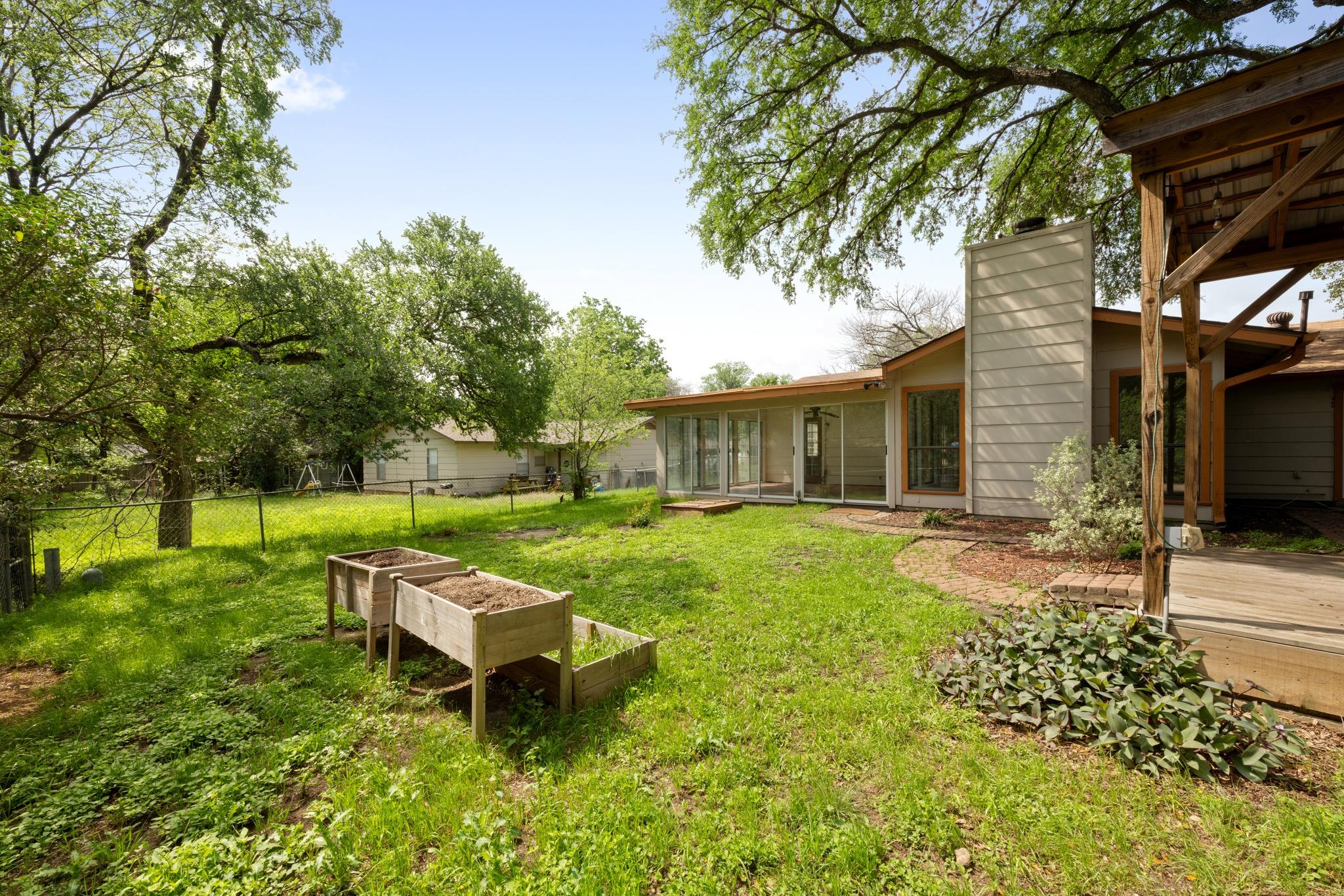 902 Emerald Wood Drive Austin TX 78745