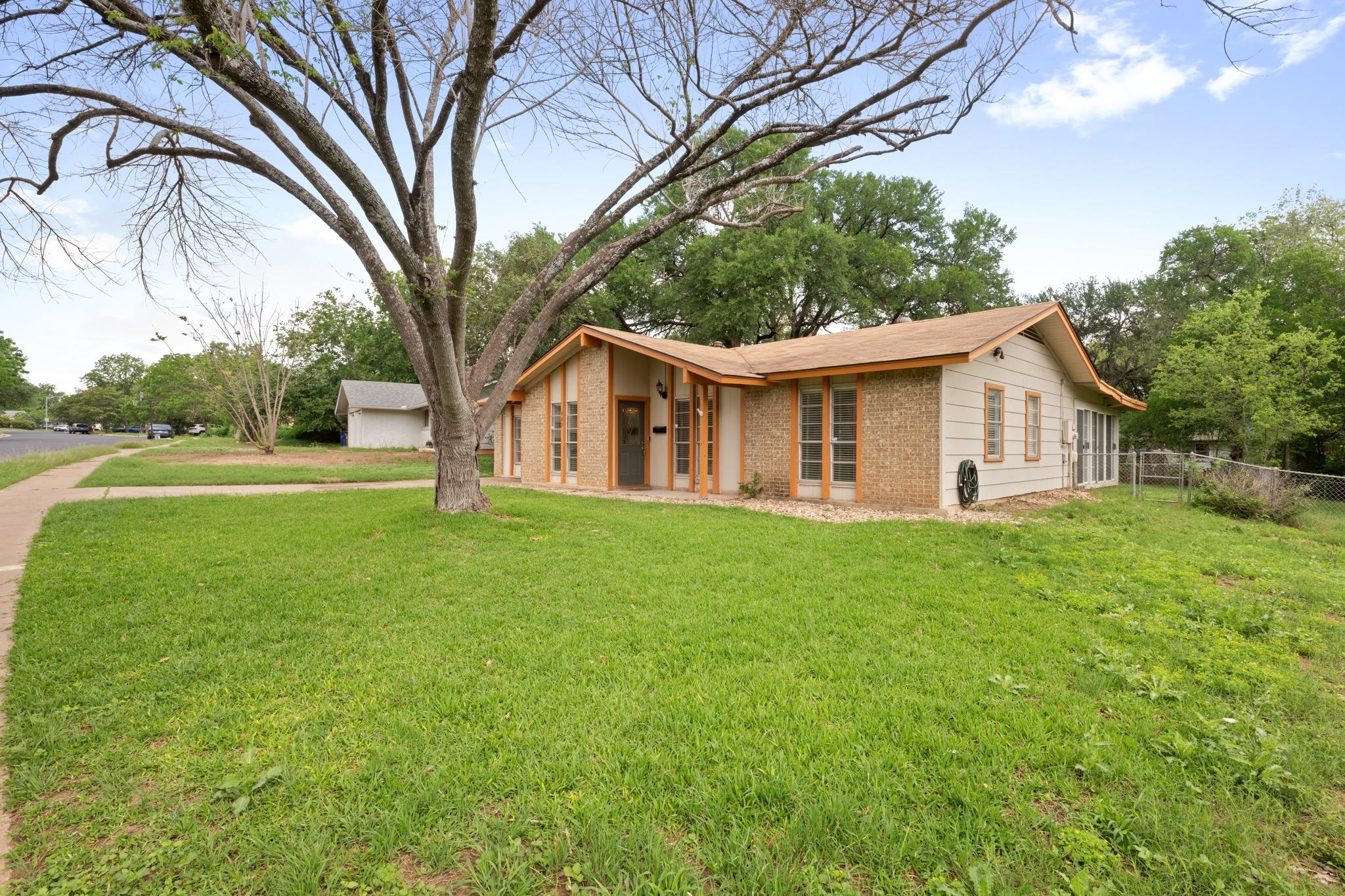 902 Emerald Wood Drive Austin TX 78745
