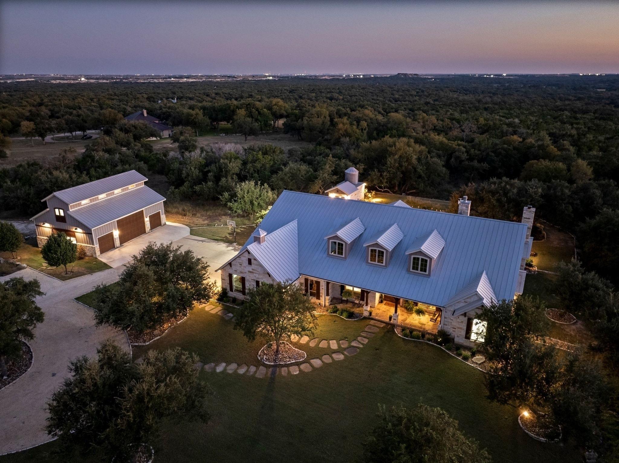 221 Palomino Cove Jarrell TX 76537