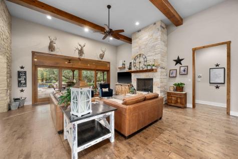 221 Palomino Cove Jarrell TX 76537