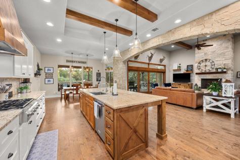 221 Palomino Cove Jarrell TX 76537
