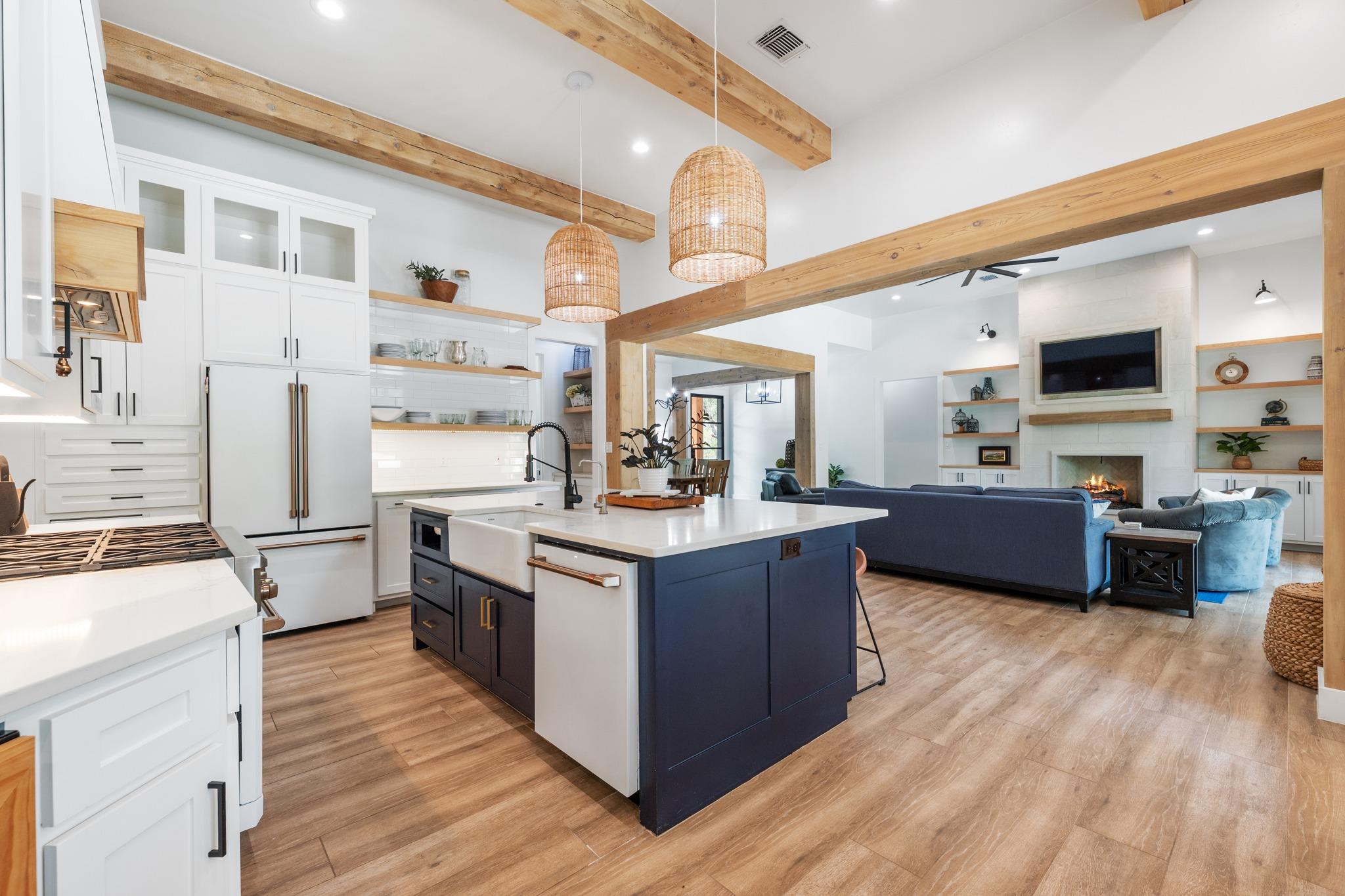 111 Florentine Horseshoe Bay TX 78657