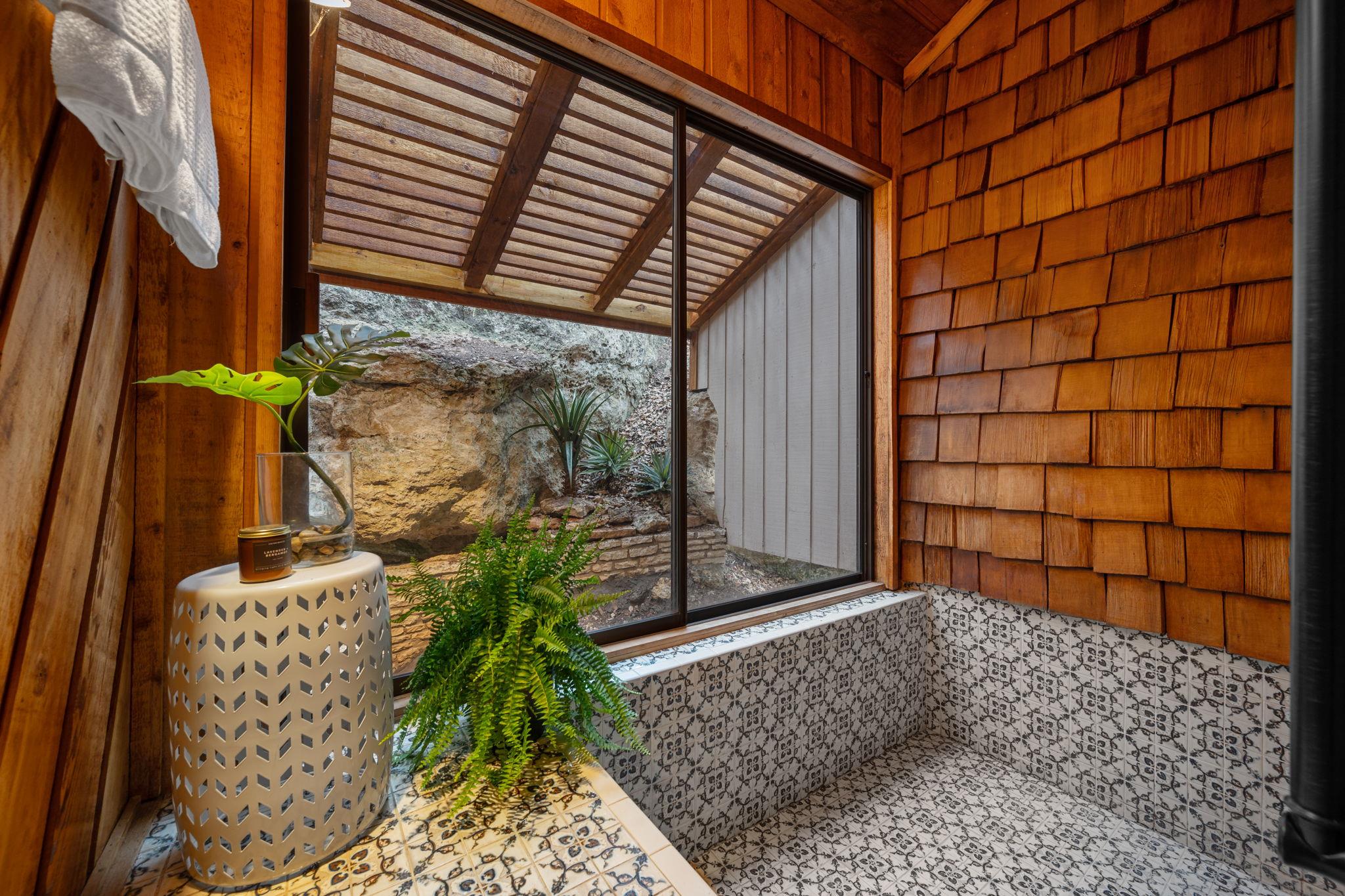 403 Coventry Road Spicewood TX 78669