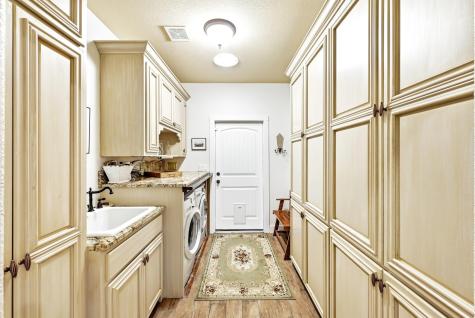 225 Blue Water Cove Wimberley TX 78676