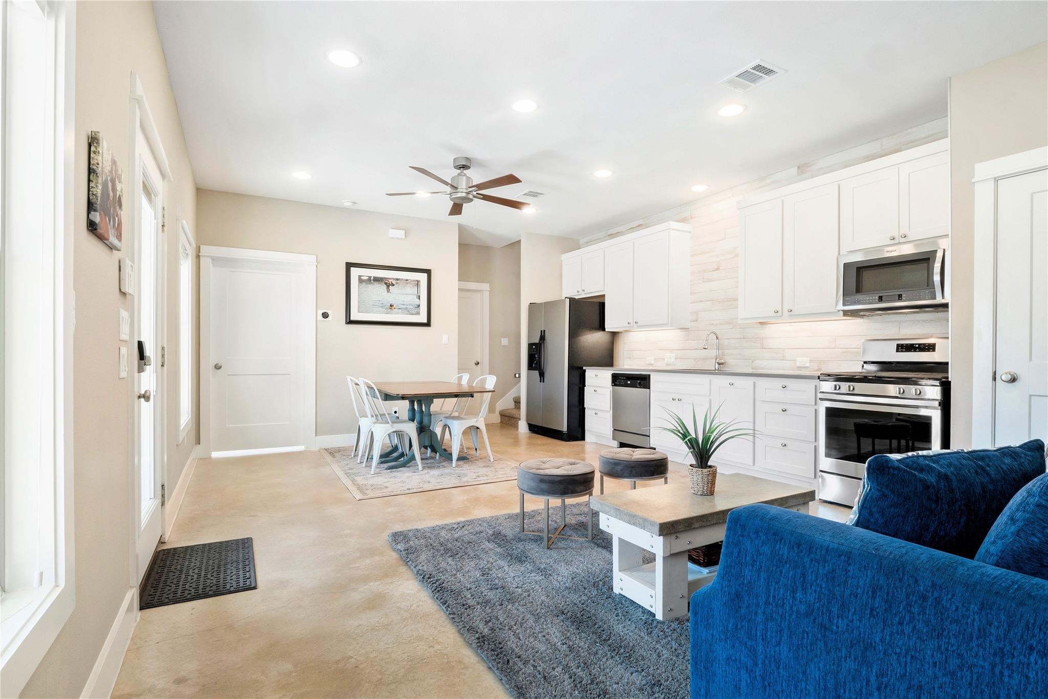 25400 Cove Drive Spicewood TX 78669