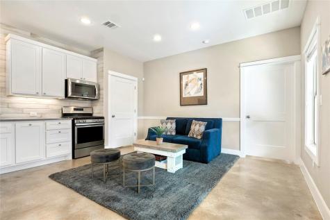 25400 Cove Drive Spicewood TX 78669