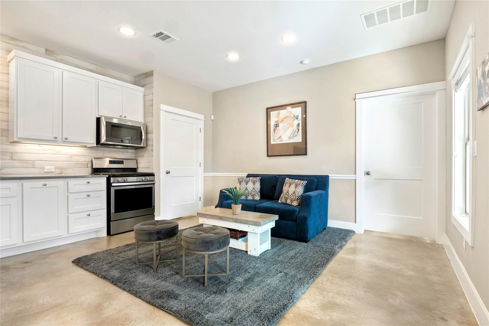 25400 Cove Drive Spicewood TX 78669
