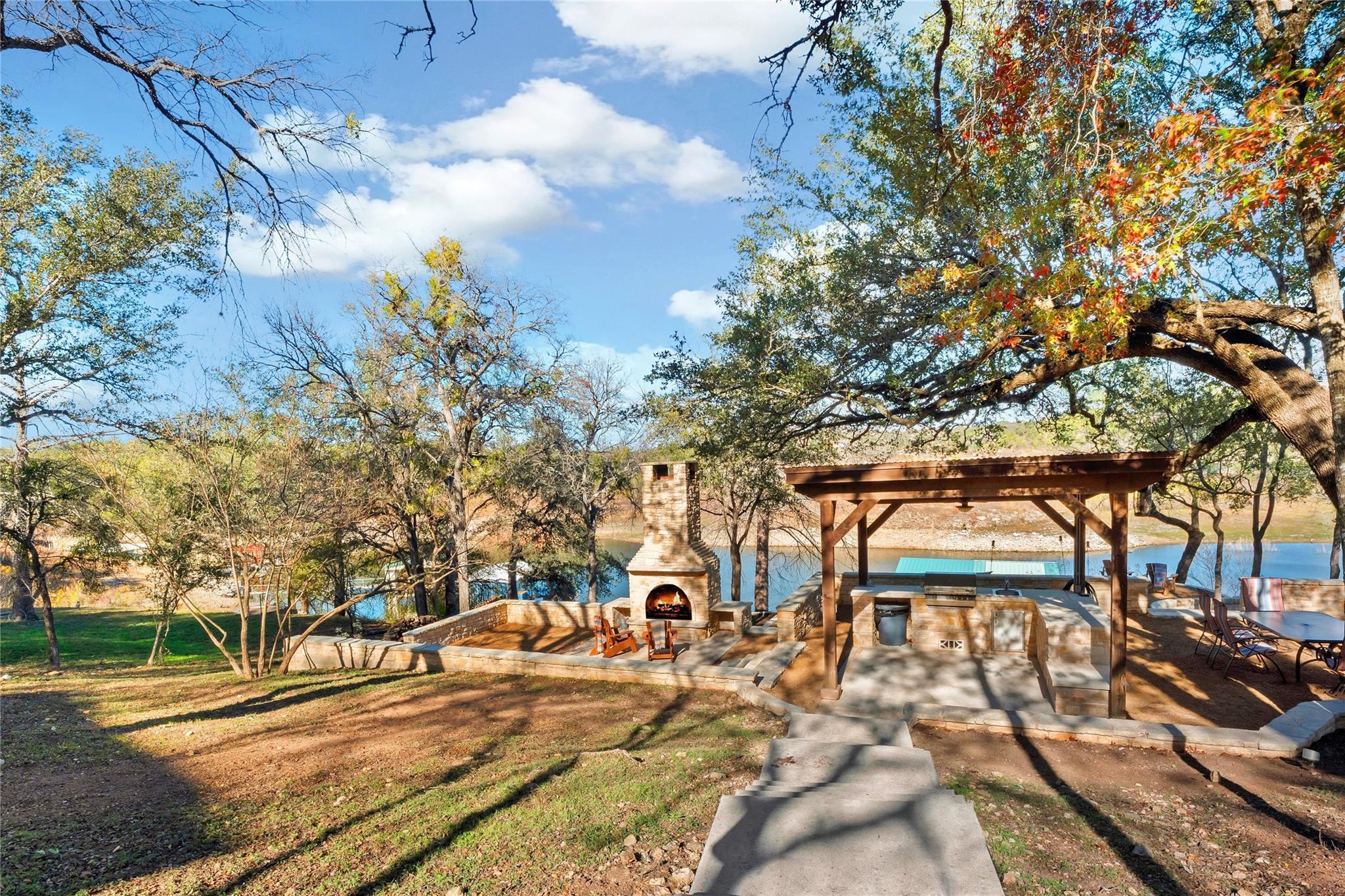 25400 Cove Drive Spicewood TX 78669