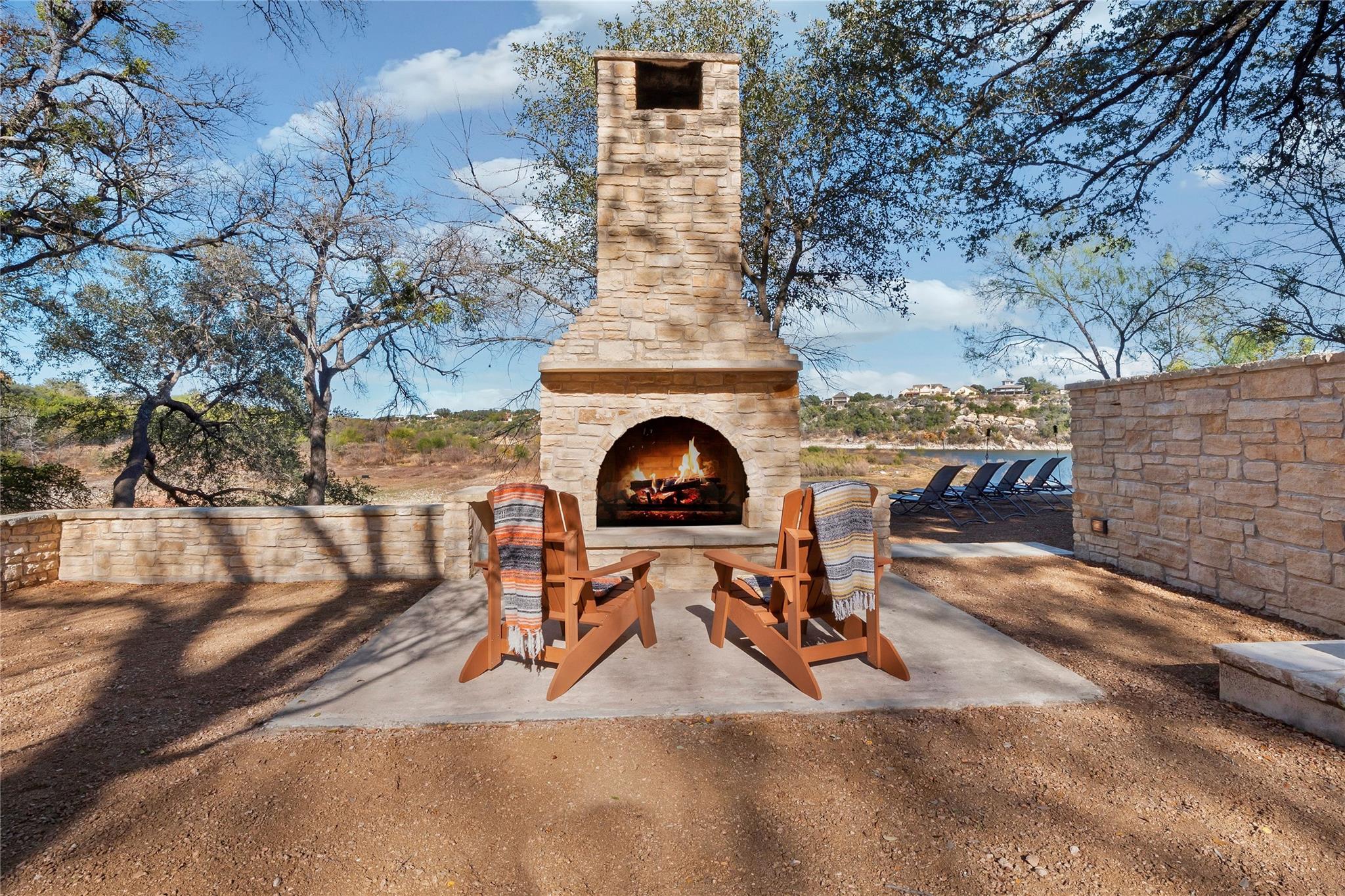 25400 Cove Drive Spicewood TX 78669