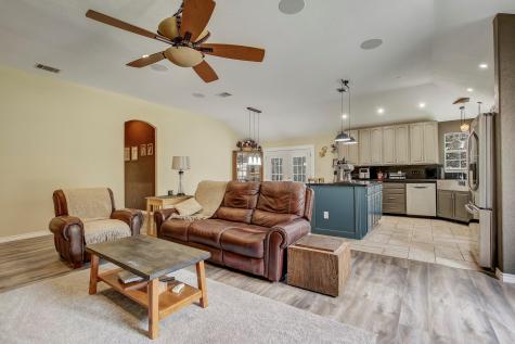 211 Ulupau Circle Bastrop TX 78602