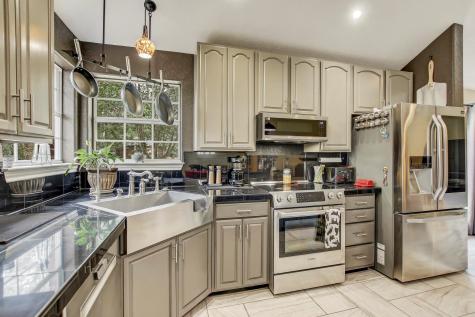 211 Ulupau Circle Bastrop TX 78602