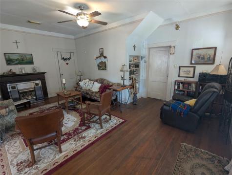 502 W 10th Street Taylor TX 76574