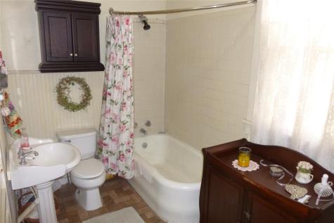 502 W 10th Street Taylor TX 76574