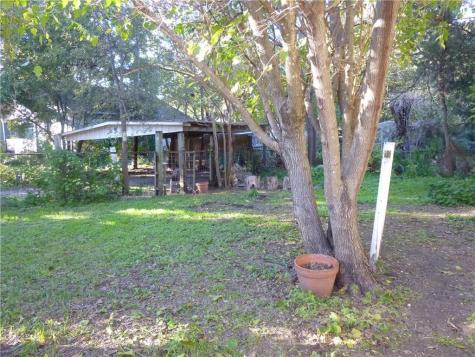 502 W 10th Street Taylor TX 76574