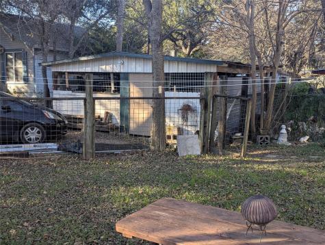 502 W 10th Street Taylor TX 76574