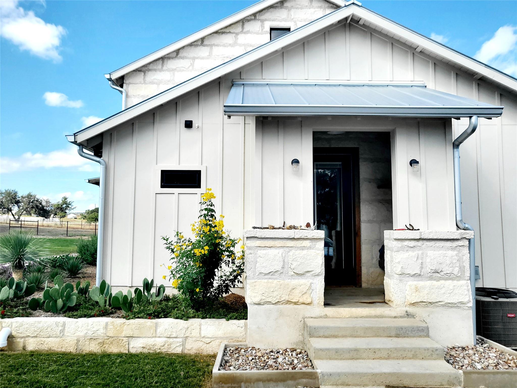 621 Stanton Road Johnson City TX 78636