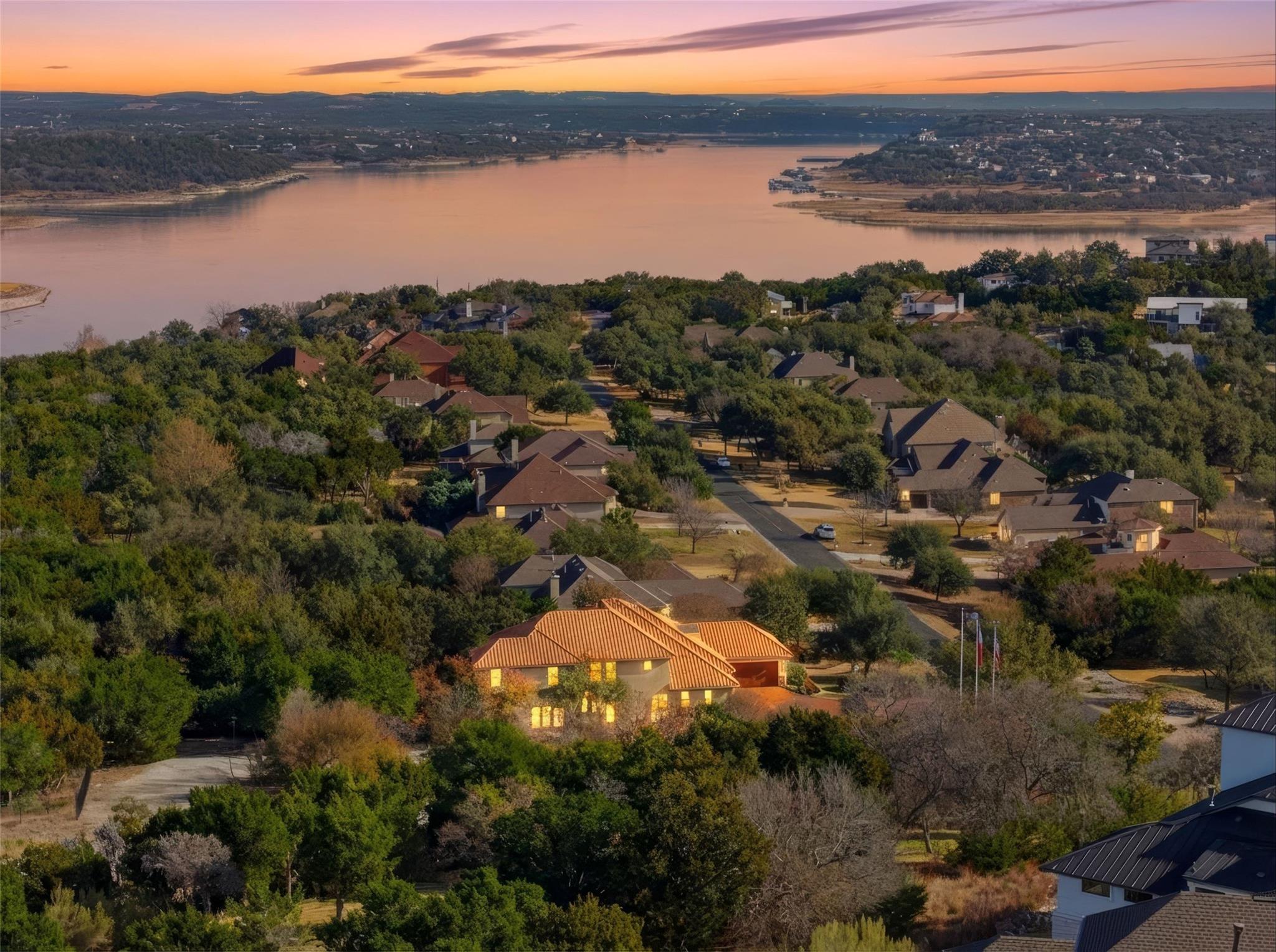 2312 Lakehurst Road Spicewood TX 78669