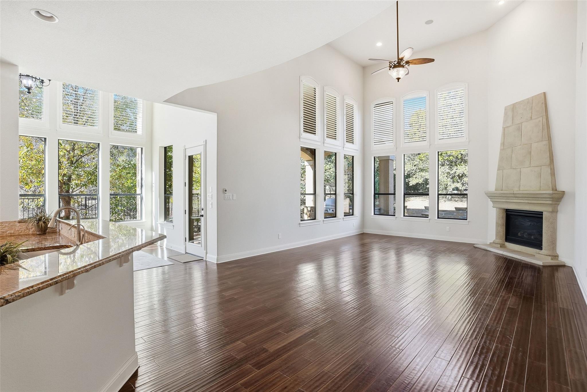 2312 Lakehurst Road Spicewood TX 78669