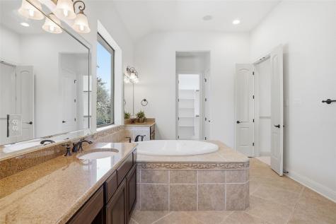 2312 Lakehurst Road Spicewood TX 78669