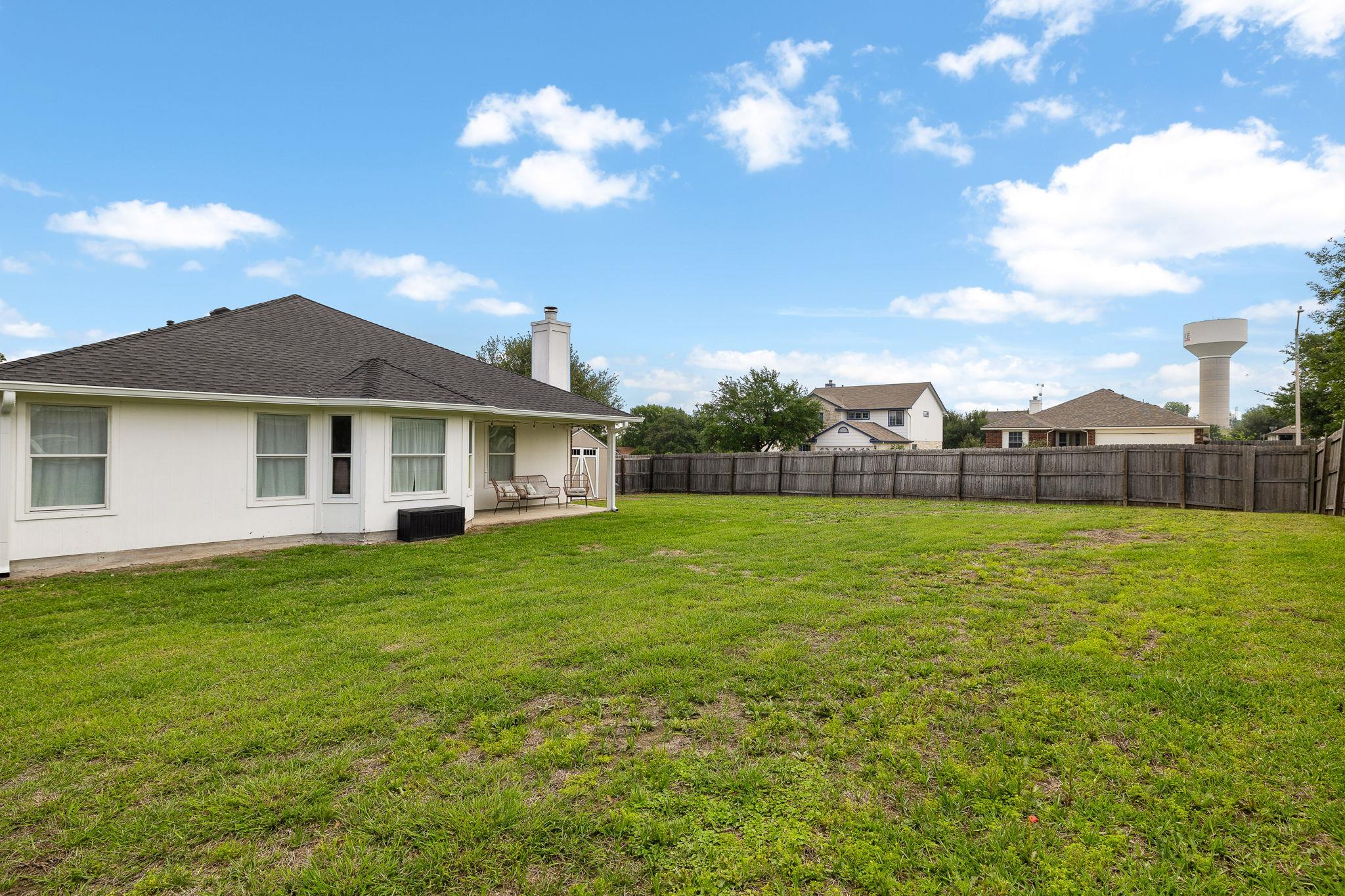 177 Stennis Kyle TX 78640