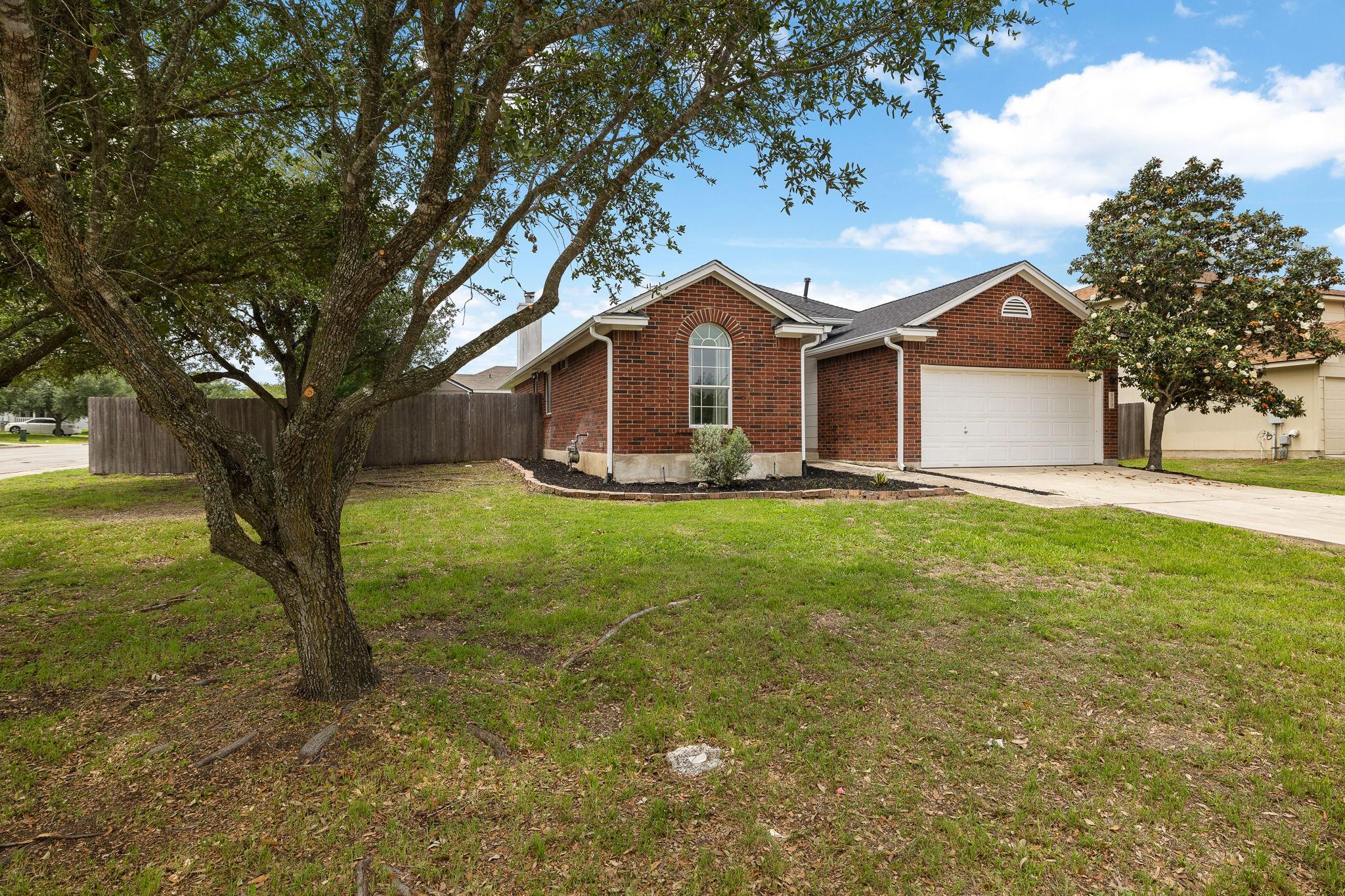 177 Stennis Kyle TX 78640