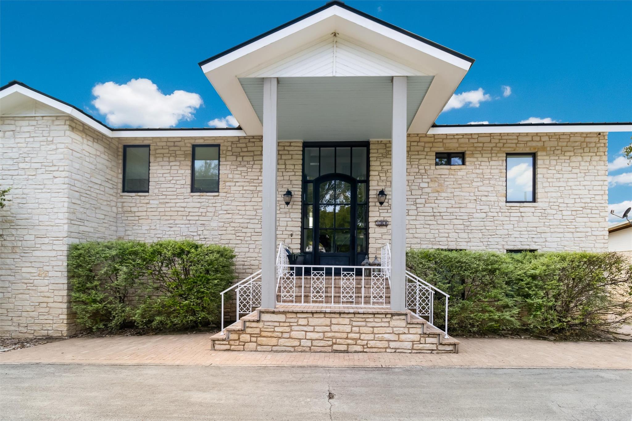 100 S Waterway Drive Kingsland TX 78639