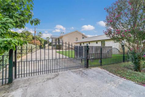 100 S Waterway Drive Kingsland TX 78639