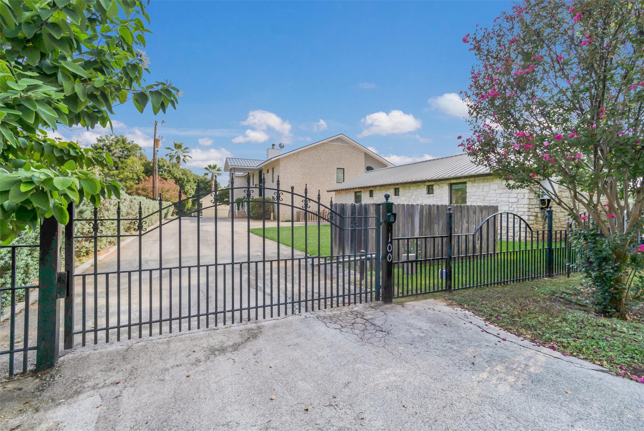 100 S Waterway Drive Kingsland TX 78639