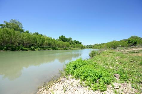 464 County Road 471 Gonzales TX 78629