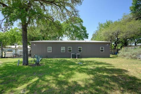 464 County Road 471 Gonzales TX 78629