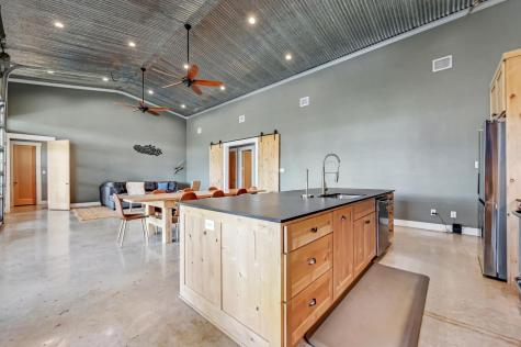 464 County Road 471 Gonzales TX 78629
