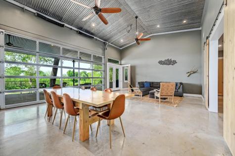464 County Road 471 Gonzales TX 78629