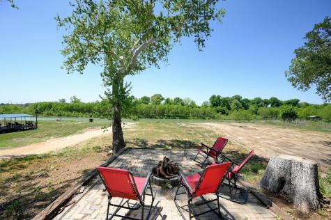 464 County Road 471 Gonzales TX 78629