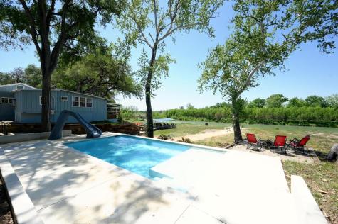 464 County Road 471 Gonzales TX 78629