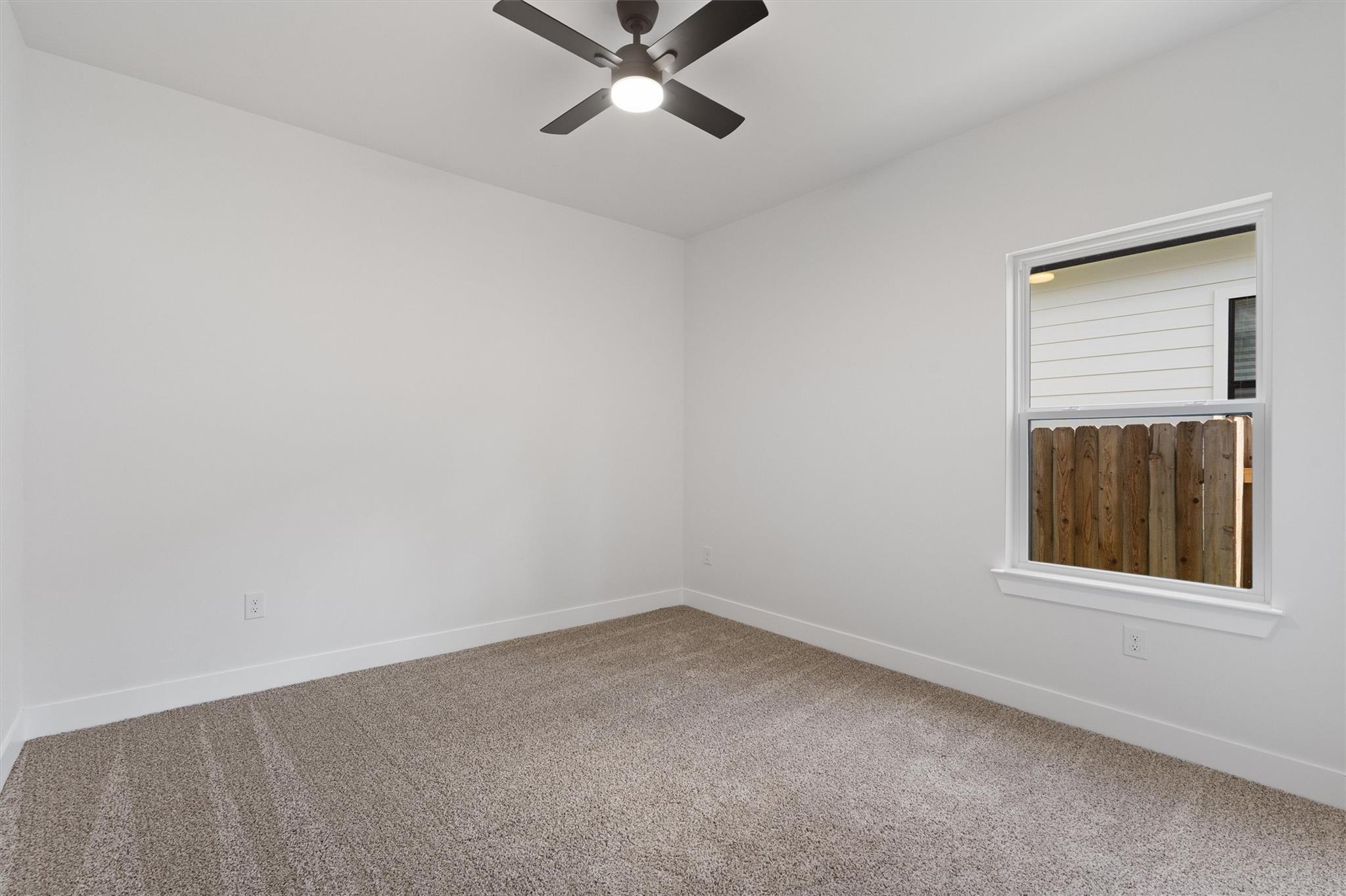 889 S Leon Giddings TX 78942