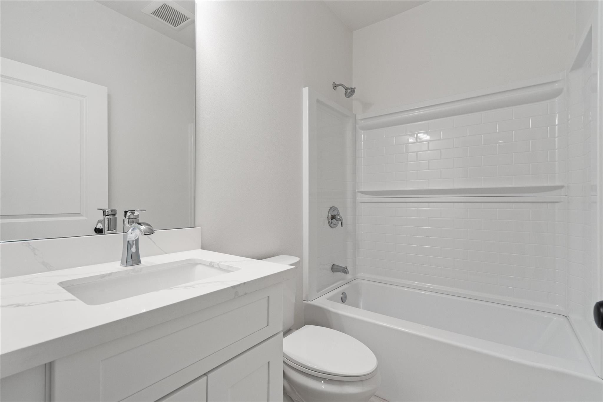 889 S Leon Giddings TX 78942