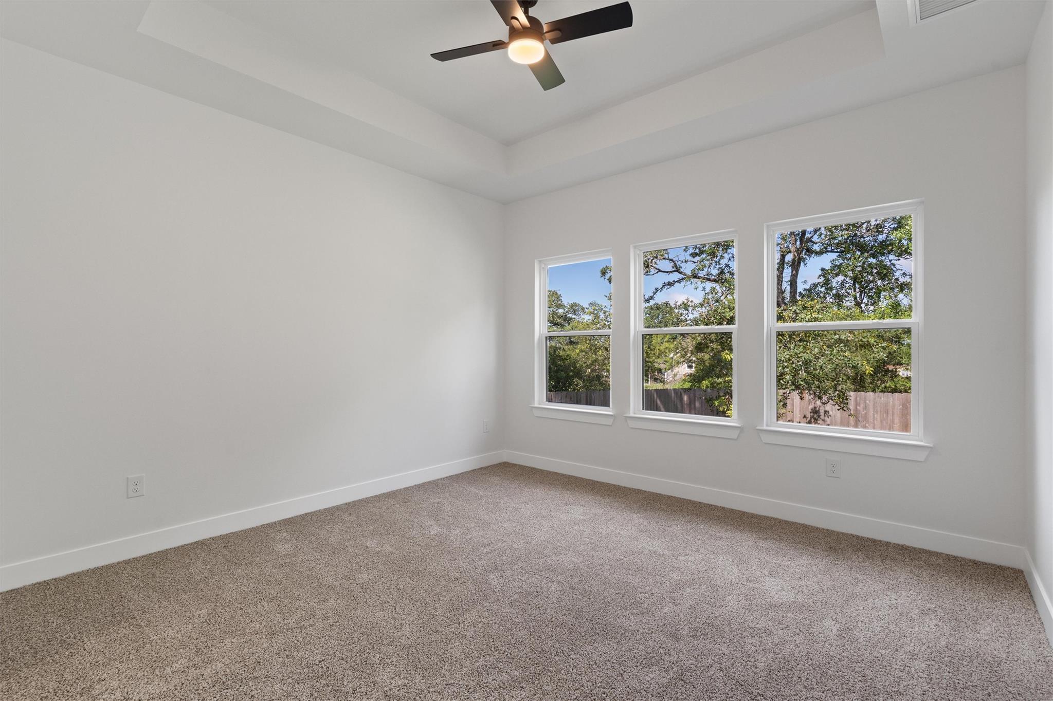 889 S Leon Giddings TX 78942