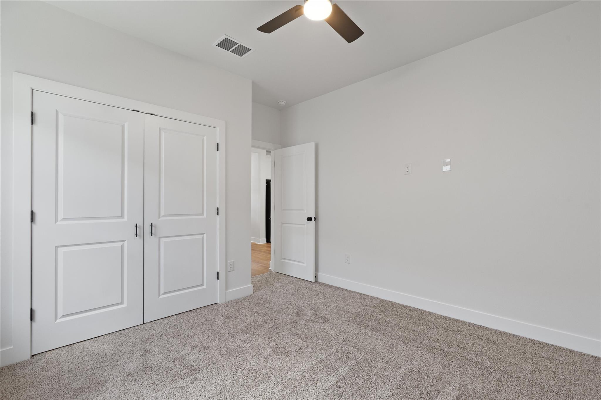 889 S Leon Giddings TX 78942