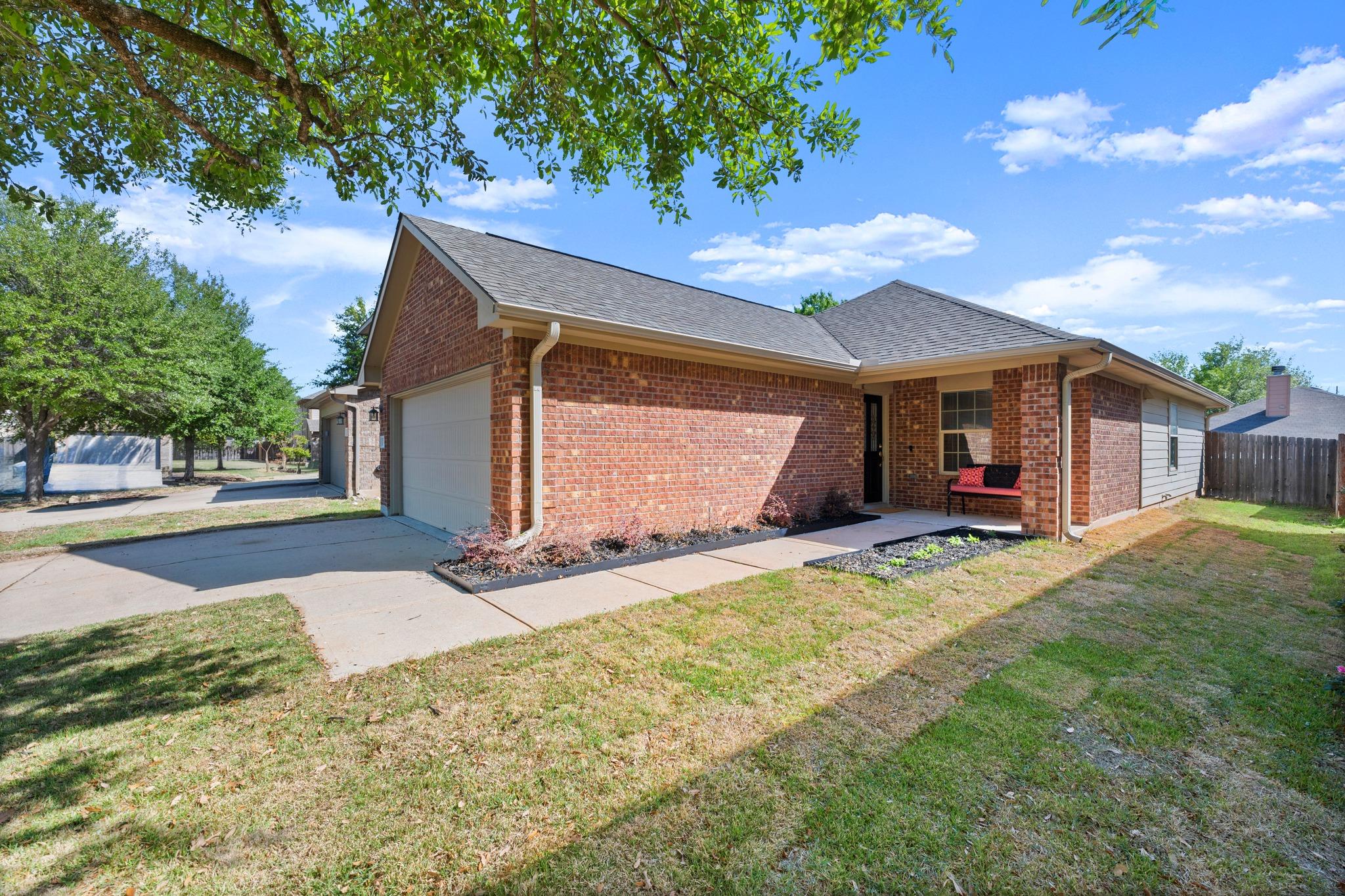 380 Housefinch Loop Leander TX 78641
