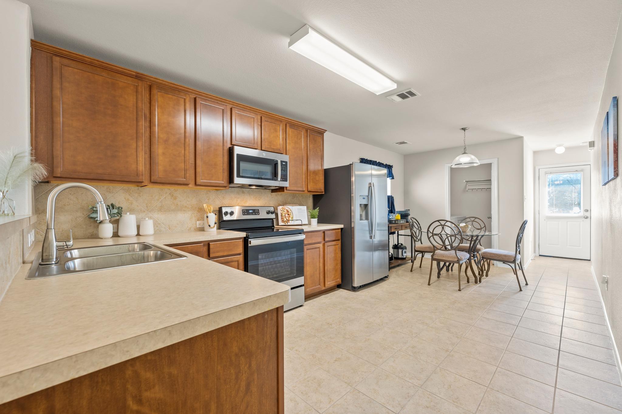 380 Housefinch Loop Leander TX 78641